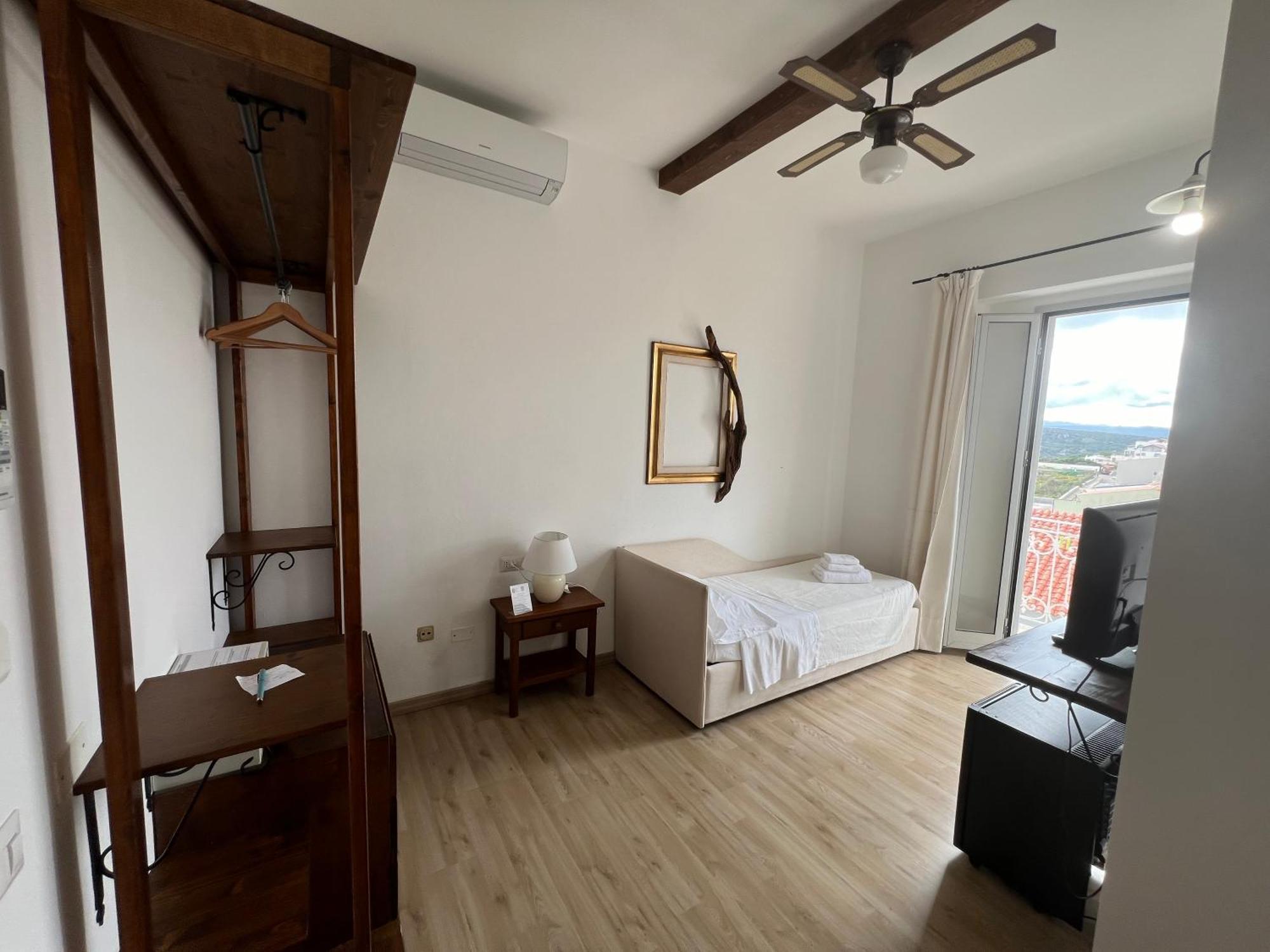 Hotel Da Cecco ซานตา เตเรซา กัลลูรา ภายนอก รูปภาพ