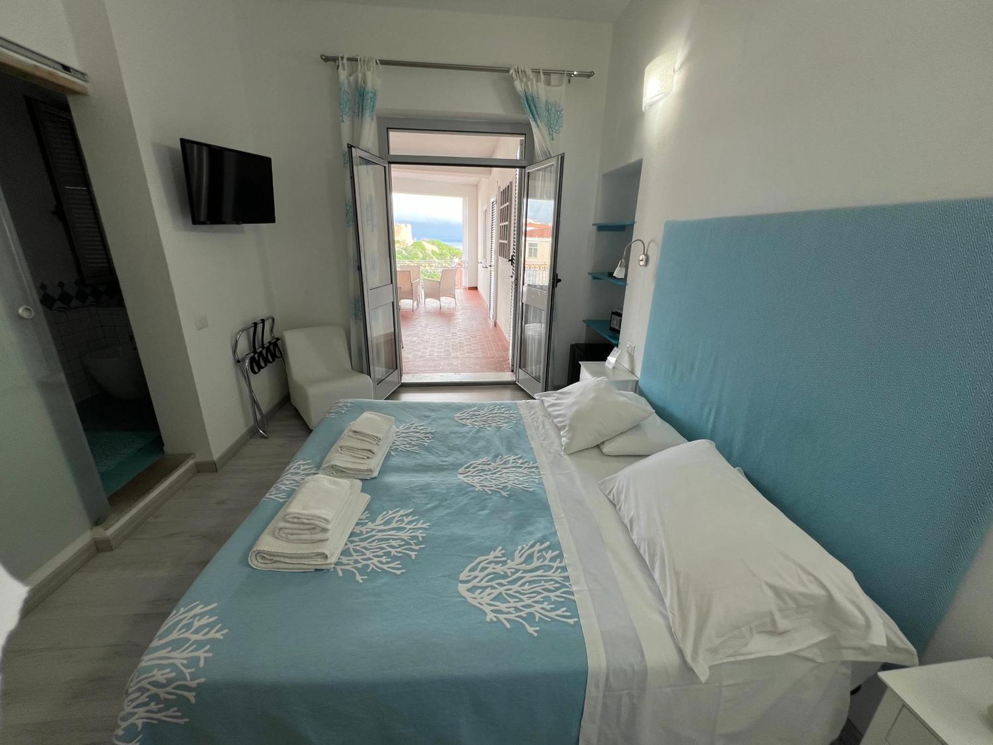Hotel Da Cecco ซานตา เตเรซา กัลลูรา ภายนอก รูปภาพ