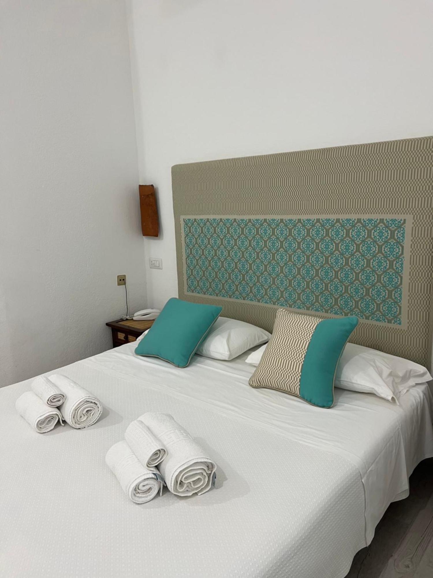 Hotel Da Cecco ซานตา เตเรซา กัลลูรา ภายนอก รูปภาพ